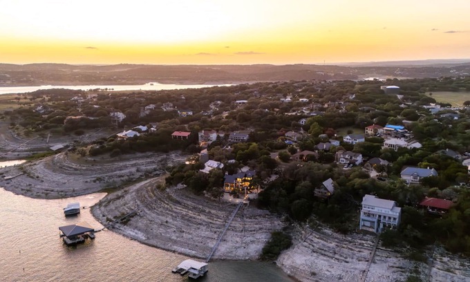 Point Venture House | Chasing Summer - Private Lakefront Luxury on Lake Travis
