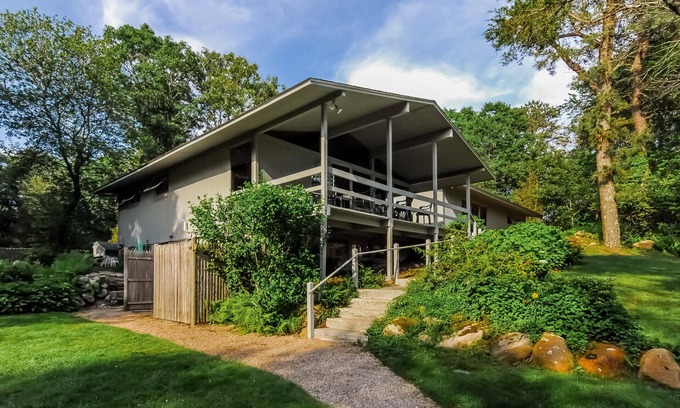 South Kingstown House | Relax at Chat's on the Rocks: Family-Friendly Ocean View Retreat