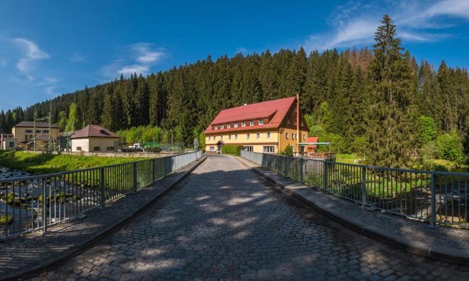 Srni House | Discover Comfort at Chata Čeňkovka – Family & Pet Friendly