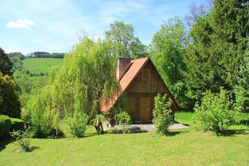 Pozlovice Cabin | Cozy Chata Amálka with Pool & Breakfast for Your Getaway