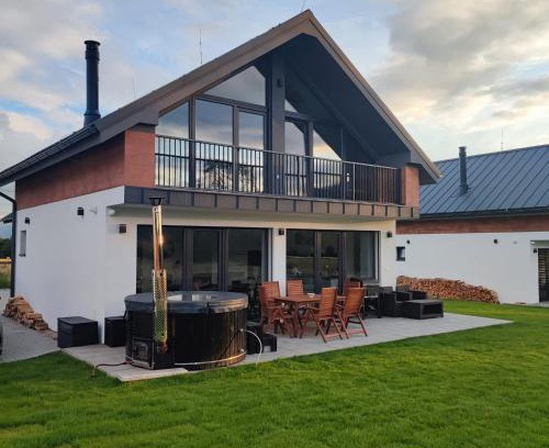Liptovska Sielnica House | Discover Chata Balance: Guest Rated 9.8 with Hot Tub Access