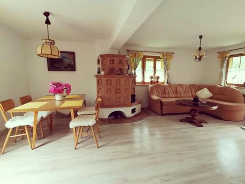 Trencianske Teplice Cabin | Child-Friendly Retreat at Chata Baračka - 10/10 Rated