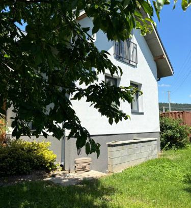 Horka House | Top-Rated Chata Doma: Pet-Friendly Family Retreat