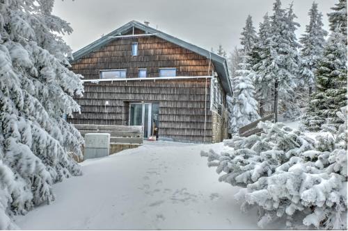 Loucna nad Desnou House | Family-Friendly Retreat at Chata H&D Červenohorské Sedlo