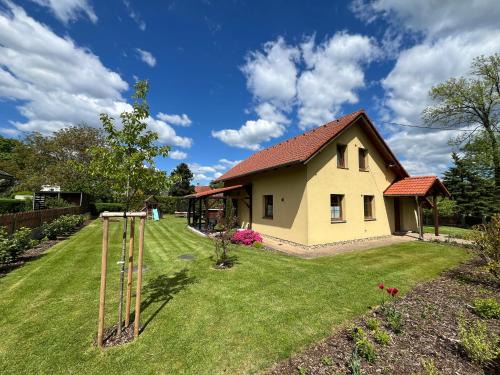 Arnoltice Cabin | Family-Friendly Escape at Chata Hluchavka II with Pool