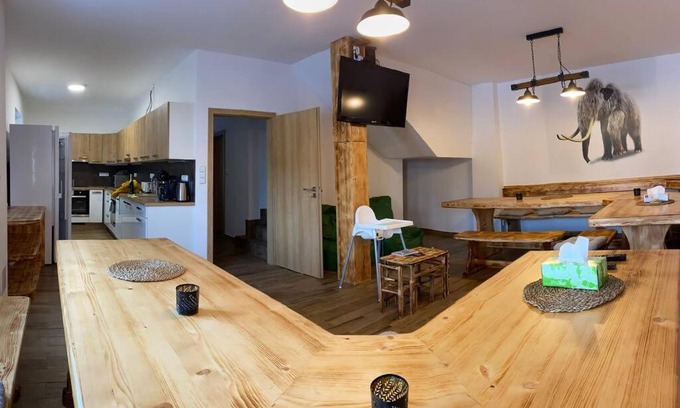 Loucna Pod Klinovcem Ski Chalet | Family-Friendly Retreat at Chata Mamutka-New with Kitchen