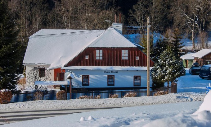 Mala Moravka House | Chata Myšák: Family-Friendly Retreat with Breakfast Included