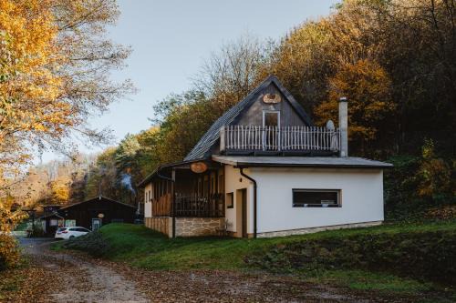 Horne Hamre House | Unforgettable Stays at Chata Pekný les - Rated 9.9/10