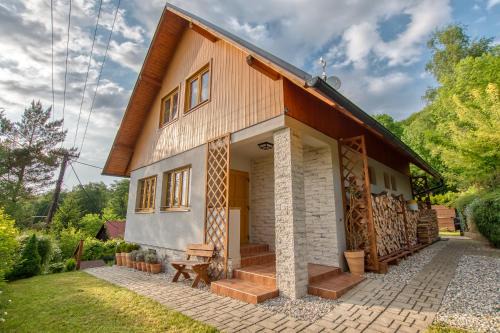 Vysni Lhoty House | Pet-Friendly Retreat at Chata Pohádka Vyšní Lhoty