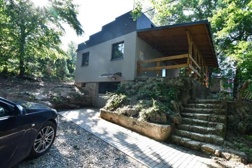Vinne Apartment | Pet-Friendly Retreat at Chata Sivá - Rated 9/10 by Guests