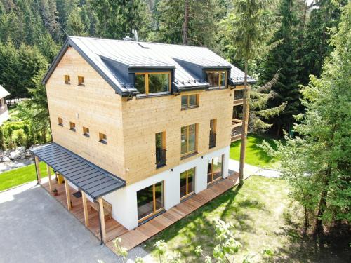 Demanovska Dolina Ski Chalet | Pet-Friendly Escape at Chata Tatransky Medved - 10/10 Rating