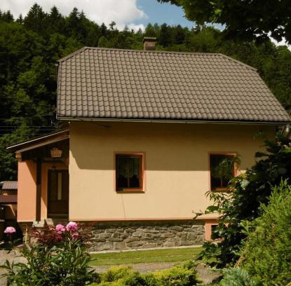 Jindrichov House | Chata u hajného: Guest Rated 9.6 with Hot Tub & Family Fun