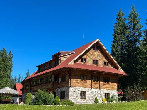 Zuberec Ski Chalet | Family-Friendly Retreat at Chata Zverovka with Dining Options