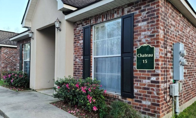 Pine Grove Apartment | Guest Rated 10/10: Chateau 15 Townhouse in Tickfaw, LA
