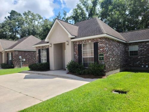 Pine Grove Apartment | Family-Friendly Getaway at Chateau 4 with Great Amenities