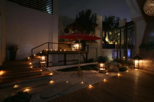 Xitun District Hotel | Cozy Chateau Boutique Motel: Pet Friendly with Hot Tub