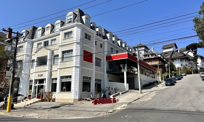 Capivari Apartment | Pet-Friendly Retreat at Chateau Campos do Jordão - Rated 9.6/10