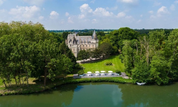 Grez-Neuville Other | Experience Chateau Crystal: A Grand Nineteen Bedroom Castle