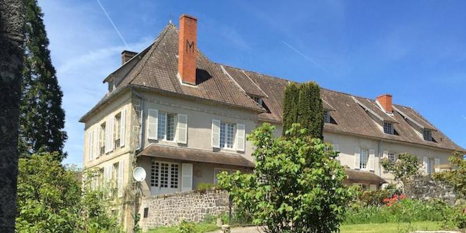 Chamboret Bed & Breakfast | Pet-Friendly Retreat at Chateau de Corrigé - Rated 9/10