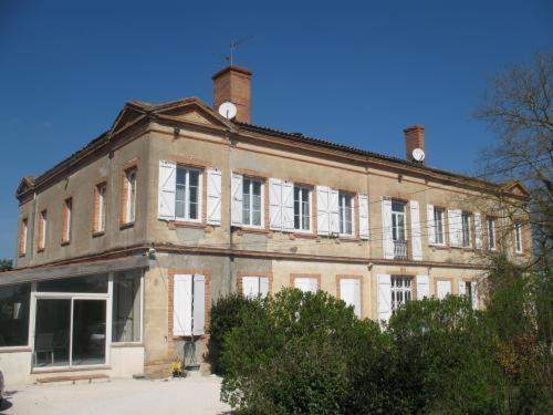 Levignac Hotel | Chateau de Faudade: Pet-Friendly Retreat with Ocean Views