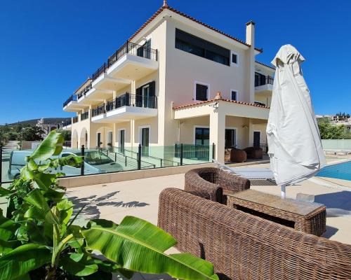 Mavrovouni Hotel | Cozy Chateau de Georges: Oceanfront Bliss Awaits You