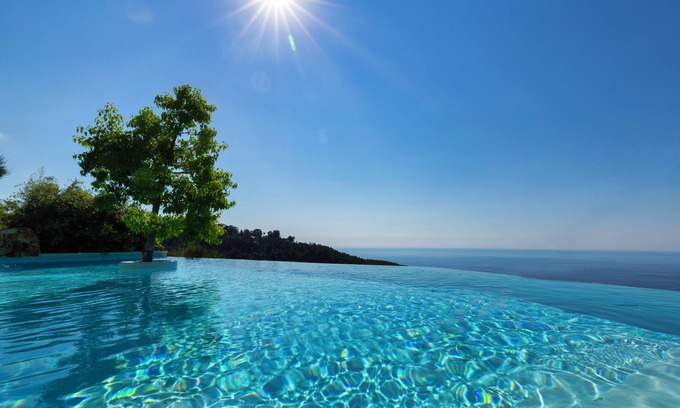 Old Town Hotel | Elegant Chateau De La Chevre D Or with Spa and Pool