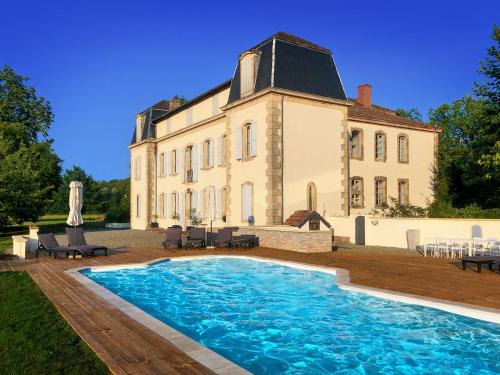 Saint-Laurent Bed & Breakfast | Discover Chateau de la Coutere: Oceanfront Bliss Awaits