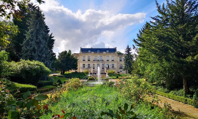 Rilly-la-Montagne Hotel | Enchanting Chateau De Rilly with Hot Tub & Breakfast