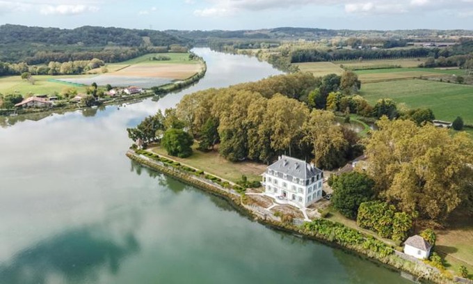 Port-de-Lanne Bed & Breakfast | Oceanview Escape at Chateau du Bec du Gave - 4 Star Stay