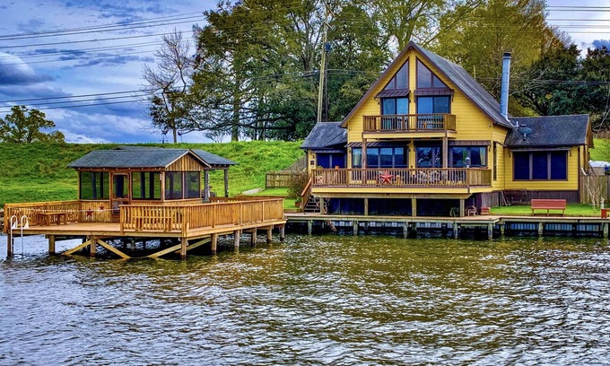 Oscar House | Indulge at Château Jarreau on the False River - Rated 9.8