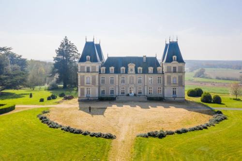 Tierce Bed & Breakfast | Family-Friendly Escape at Chateau la Bainerie