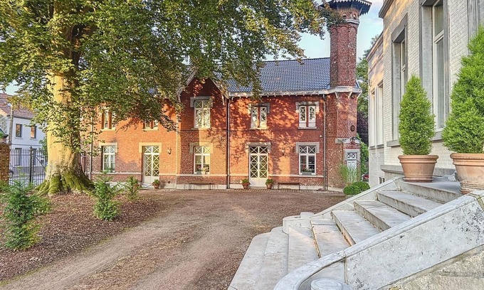 Cuesmes House | Chateau La Fontaine: Stylish Accommodation in Nature