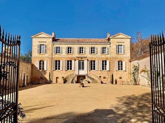 Rouffignac-de-Sigoules Villa | Elegant Château Le Repos: Oceanfront Pool Retreat