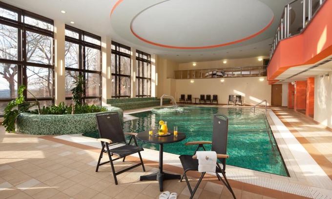 Marianske Lazne Hotel | Relax at Chateau Monty Spa Resort with Ocean Views