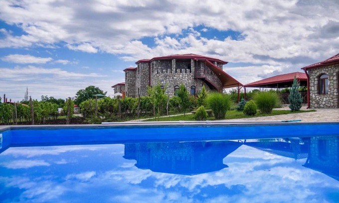 Telavi Hotel | Elegant Chateau Tetri Bairagebi with Oceanfront Pool