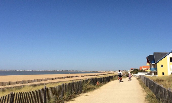 Quartier des Dunes Apartment | Cozy Retreat at Chatelaillon-Plage: Steps from the Beach