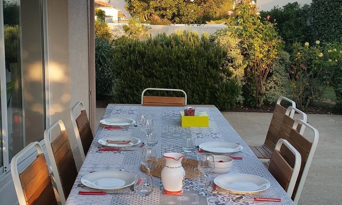 Quartier de l'Hippodrome House | Gorgeous Chatelaillon House with Pool and Ocean Views
