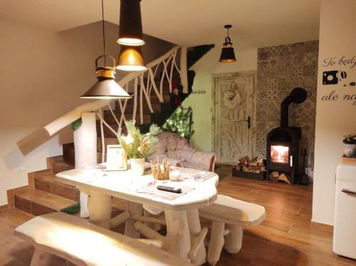 Lesko House | Family-Friendly Retreat at Chatka nad Sanem w Lesku