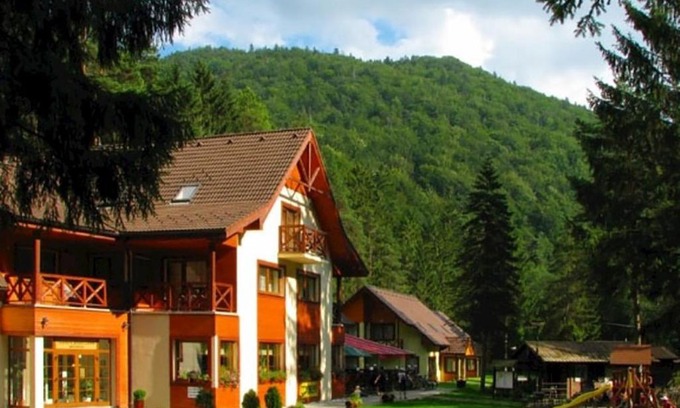 Blatnica Bed & Breakfast | Welcoming Chatova osada Gader: Pet-Friendly Retreat