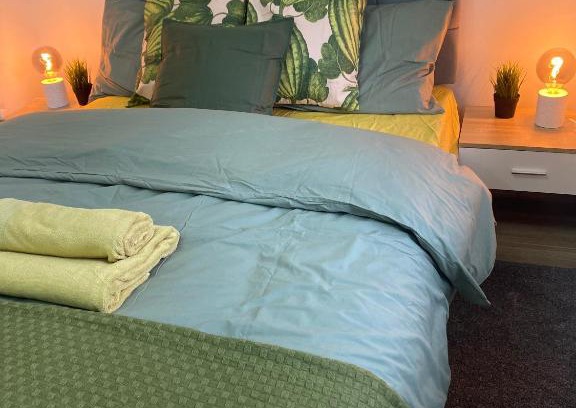Barrow-on-Trent House | Cozy Chatsworth Court Rooms for Your Perfect Getaway