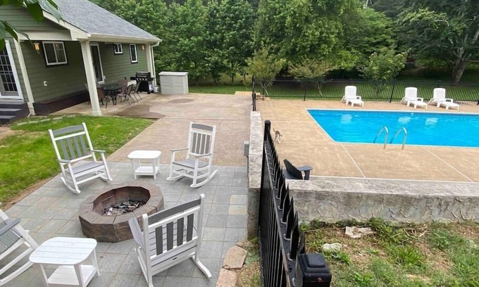 McDonald House | Perfect Chattanooga Country Home with Pool & Pet-friendly Fun