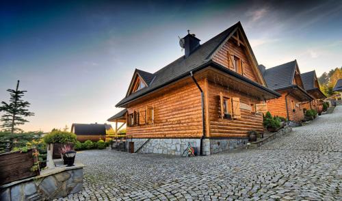 Krynica-Zdroj Ski Chalet | Discover Chaty Wichrowe Wzgórze: Oceanfront Retreat Awaits