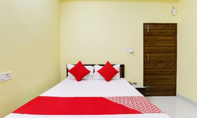 Bela Bed & Breakfast | Cozy Chaubey Residency: Family-Friendly Accommodations