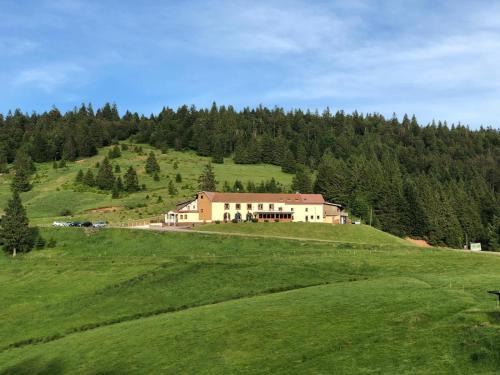 Xonrupt-Longemer Hotel | Escape to Chaume de Balveurche with Oceanfront Views