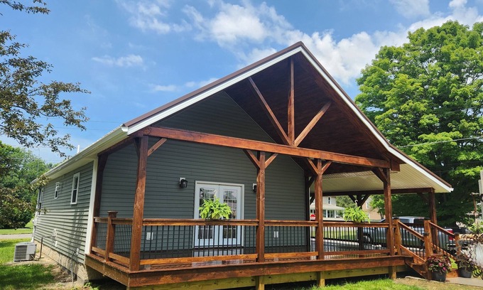 Greenhurst House | Chautauqua Lake - New Built - Charming 3-bedroom house with WiFi, AC