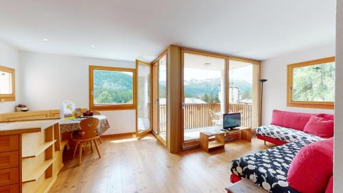 Pontresina Apartment | Discover Chavriöl: 4-Star Hotel with Top Guest Ratings