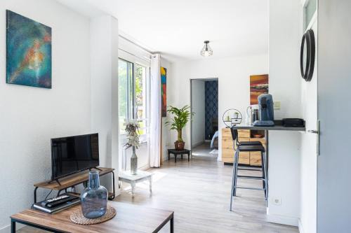 Pont des Demoiselles-Montaudran-La Terrasse Apartment | Family-Friendly Chazi Hotel with Great Reviews Await You