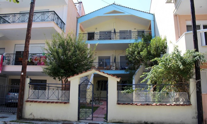 Nea Iraklitsa Apartment | Budget-Friendly Beach Studio with Pool in Nea Iraklitsa