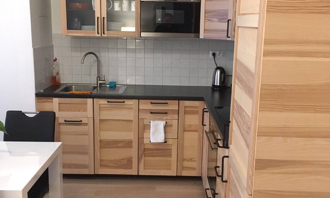 Prague 10 Apartment | Budget-Friendly Apartment with Quick Access & Breakfast