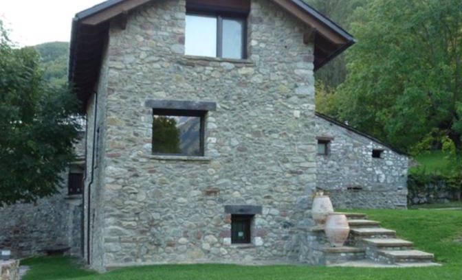 Villanova House | Explore CHECK-IN CASAS Borda Blaner - Rated 9/10 by Guests